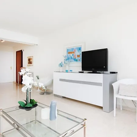 Apartment On La Croisette Fabulous Sea View 1 Bed Cannes