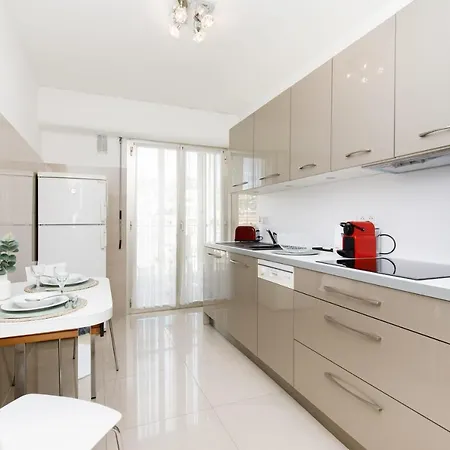 On La Croisette Fabulous Sea View 1 Bed Cannes